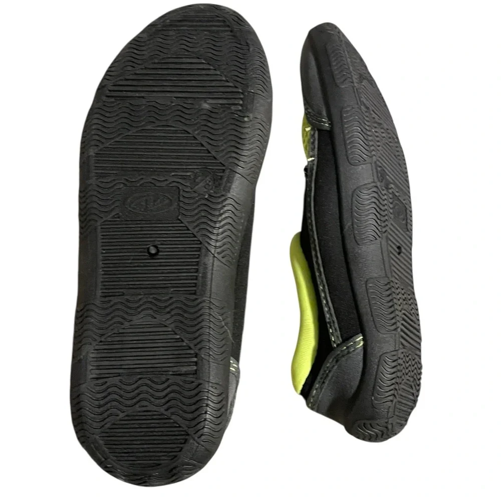 NWOT Athletic Works Kids Beach Water Shoe Size 2/3